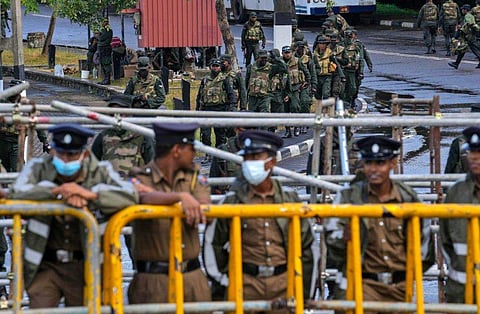 കൊളംബോയിലെ പാർലമെന്റ് മന്ദിരത്തിന് മുന്നിൽ കാവൽ നിൽക്കുന്ന ശ്രീലങ്കൻ സൈന്യം/ ഫയല്‍: പിടിഐ