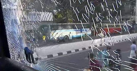 കല്ലേറില്‍ കെഎസ്ആര്‍ടിസി ബസിന്റെ ചില്ല് തകര്‍ന്നനിലയില്‍, സ്‌ക്രീന്‍ഷോട്ട്‌