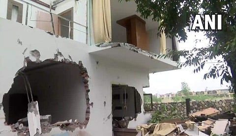 വനതാര റിസോർട്ട് പൊളിച്ച് നീക്കുന്നു/ചിത്രം: എഎൻഐ