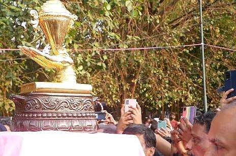 കലോത്സവത്തിലെ ജേതാക്കള്‍ക്ക് നല്‍കുന്ന സ്വര്‍ണ്ണക്കപ്പ്