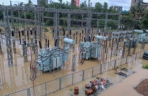 കഴക്കൂട്ടം സബ്‌സ്റ്റേഷനില്‍ വെള്ളം കയറിയപ്പോള്‍, കെഎസ്ഇബി ഫെയ്‌സ്ബുക്കില്‍ പങ്കുവെച്ച ചിത്രം