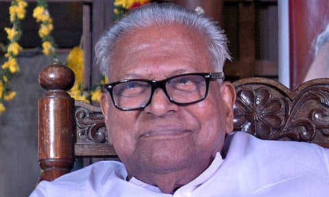 Former Kerala CM VS Achuthanandan health condition son va arun kumar reaction 
