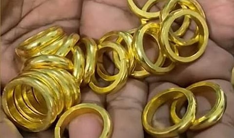 പിടികൂടിയ സ്വര്‍ണം/ ടിവി ദൃശ്യം