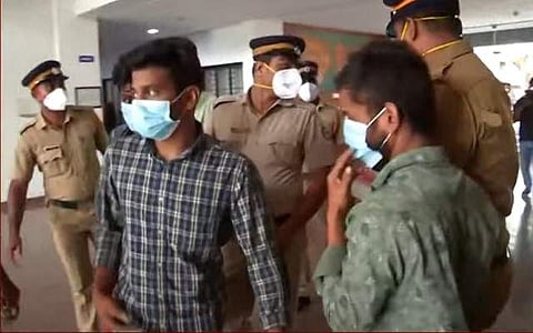 പ്രതികളെ കോടതിയില്‍ ഹാജരാക്കിയപ്പോള്‍