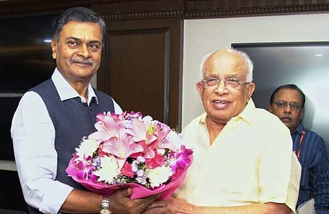 മന്ത്രി കൃഷ്ണന്‍കുട്ടി കേന്ദ്രമന്ത്രിയുമായി നടത്തിയ കൂടിക്കാഴ്ച/ ഫെയ്‌സ്ബുക്ക്‌