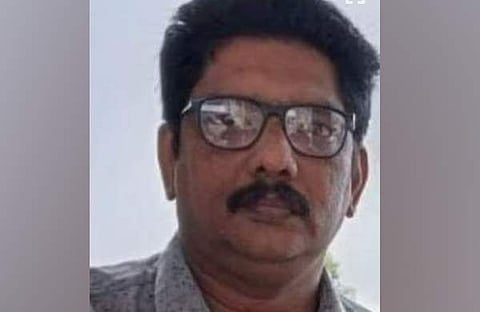 അയ്യപ്പ ഭക്തര്‍ സഞ്ചരിച്ച കാര്‍ ബേക്കറിയിലേക്ക് ഇടിച്ചു കയറി; കടയുടമ മരിച്ചു