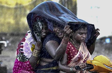 ചെന്നൈ നഗരത്തില്‍ പെയ്ത കനത്ത മഴയില്‍/ പിടിഐ