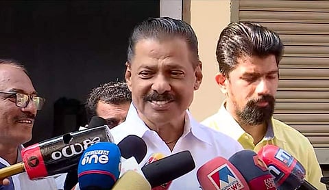 എം വി ഗോവിന്ദന്‍ മാധ്യമങ്ങളോട് സംസാരിക്കുന്നു/ ടിവി ദൃശ്യം