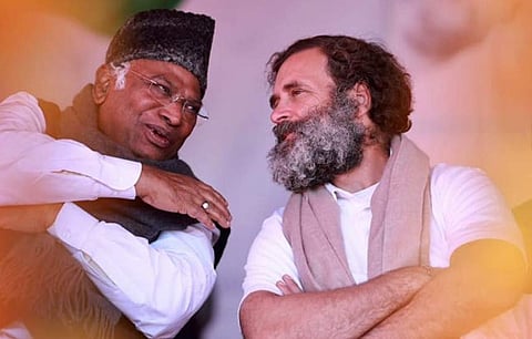 മല്ലികാര്‍ജുന്‍ ഖാര്‍ഗെയും രാഹുല്‍ ഗാന്ധിയും/ ചിത്രം: ഫെയ്‌സ്ബുക്ക്