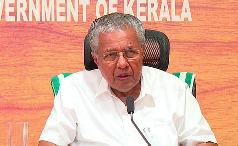 മുഖ്യമന്ത്രി പിണറായി വിജയന്‍ സര്‍ക്കാര്‍ ജീവനക്കാര്‍ക്കുള്ള ബോധവല്‍ക്കരണ പരിപാടി ഉദ്ഘാടനം ചെയ്യുന്നു