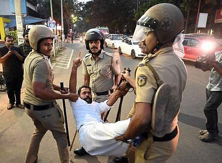 ബജറ്റിനെതിരെ കോഴിക്കോട് നടന്ന പ്രതിഷേധം/ചിത്രം: ഇ ​ഗോകുൽ