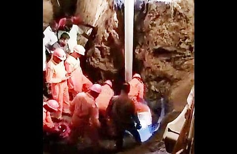 കുഴല്‍ക്കിണറില്‍ വീണ കുട്ടിയെ രക്ഷിക്കാനുള്ള ശ്രമം, സ്‌ക്രീന്‍ഷോട്ട്‌