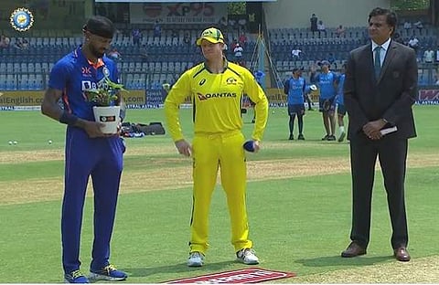 ഇന്ത്യ- ഓസ്‌ട്രേലിയ മത്സരത്തിലെ ടോസിനിടെ/ image credit: BCCI