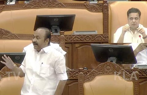 നിയമസഭയില്‍ പ്രതിപക്ഷനേതാവ് സംസാരിക്കുന്നു