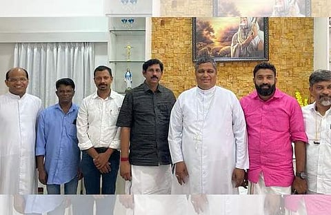 മാര്‍ പാംപ്ലാനി ബിജെപി നേതാക്കള്‍ക്കൊപ്പം
