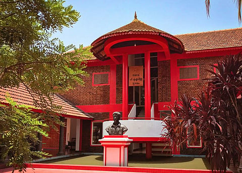 സിപിഎം ആലപ്പുഴ ജില്ലാ കമ്മറ്റി ഓഫീസ്/ ഫെയ്‌സ്ബുക്ക്‌