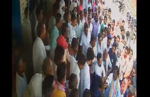 കോണ്‍ഗ്രസ് എംഎല്‍എ മുഖത്തടിക്കുന്നതിന്റെ വീഡിയോ ദൃശ്യം