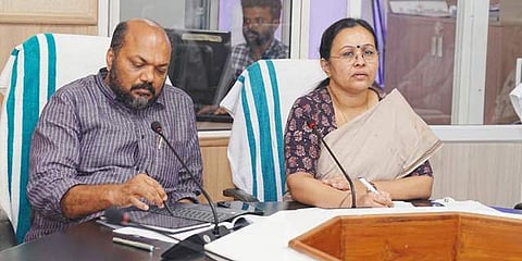 മന്ത്രിമാരുടെ യോഗത്തില്‍നിന്ന്‌