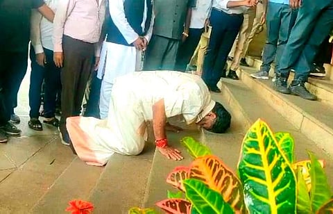 ഡികെ ശിവകുമാര്‍ ട്വിറ്ററില്‍ പങ്കുവച്ച ചിത്രം