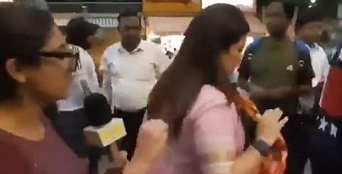 വീഡിയോ സ്‌ക്രീന്‍ഷോട്ട്