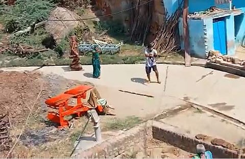 മധ്യപ്രദേശില്‍ അക്രമികള്‍ വെടിയുതിര്‍ക്കുന്ന ദൃശ്യം