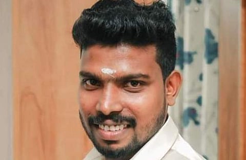 അഖിൽ