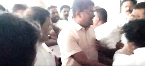 വീഡിയോ സ്‌ക്രീന്‍ഷോട്ട്