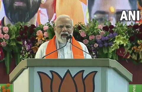 മോദി ഭോപ്പാലിലെ റാലിയില്‍ സംസാരിക്കുന്നു