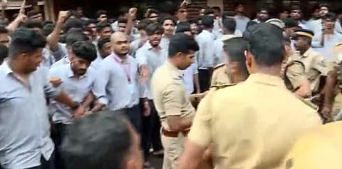 വീഡിയോ സ്‌ക്രീന്‍ഷോട്ട്