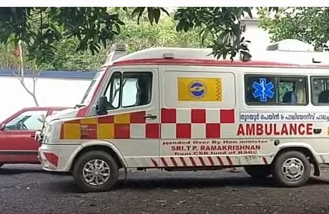 പൊലീസ് കസ്റ്റഡിയിലെടുത്ത ആംബുലന്‍സ്‌