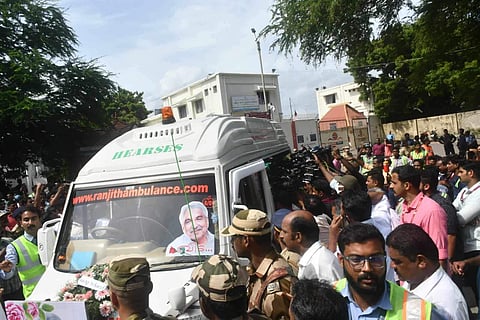 ഉമ്മന്‍ചാണ്ടിയുടെ മൃതദേഹവുമായുള്ള വിലാപയാത്ര