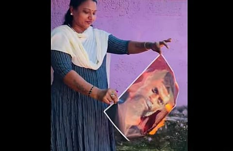 വിനായകന്റെ ചിത്രം കത്തിച്ച് കോണ്‍ഗ്രസ് പ്രവര്‍ത്തകയുടെ പ്രതിഷേധം, സ്‌ക്രീന്‍ഷോട്ട്‌