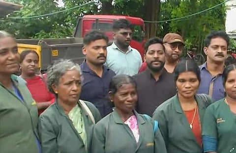 പത്തുകോടിയുടെ ഒന്നാം സമ്മാനം ലഭിച്ച ഹരിതകര്‍മ്മ സേനാംഗങ്ങള്‍, സ്‌ക്രീന്‍ഷോട്ട്‌