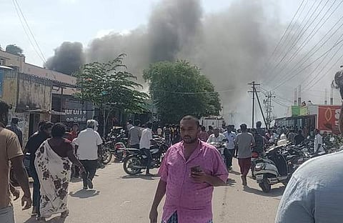 കൃഷ്ണഗിരിയില്‍ പടക്കക്കടയ്ക്കു തീപിടിച്ചുണ്ടായ അപകടം/ട്വിറ്റര്‍