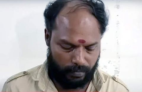 അറസ്റ്റിലായ ജയന്‍/ ടെലിവിഷന്‍ ചിത്രം