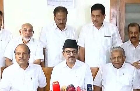 പാണക്കാട് സാദിഖലി ശിഹാബ് തങ്ങളുടെ നേതൃത്വത്തില്‍ ലീഗ് നേതാക്കള്‍ മാധ്യമങ്ങളെ കാണുന്നു, സ്‌ക്രീന്‍ഷോട്ട്
