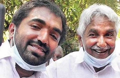 ഉമ്മന്‍ ചാണ്ടിക്കൊപ്പം ചാണ്ടി ഉമ്മന്‍/ഫയല്‍