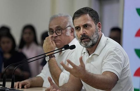 രാഹുല്‍ ഗാന്ധി എഐസിസി ആസ്ഥാനത്ത് മാധ്യമങ്ങളെ കണ്ടപ്പോള്‍, പിടിഐ