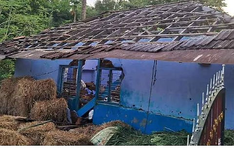 അപകടത്തില്‍ തകര്‍ന്ന വീട്