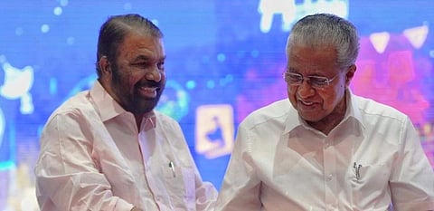 മുഖ്യമന്ത്രി പിണറായി വിജയനൊപ്പം വിദ്യാഭ്യാസമന്ത്രി വി ശിവന്‍കുട്ടി