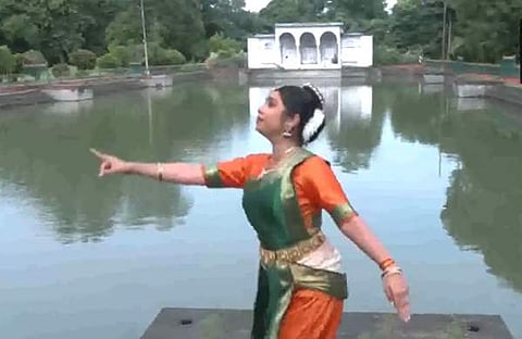 ഭാരതനാട്യം അവതരിപ്പിച്ച് പൂജ ഹിര്‍വാദേ/ വിഡിയോ സ്ക്രീൻഷോട്ട്