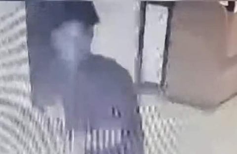 ബാര്‍ അടിച്ചുതകര്‍ക്കുന്ന സിസിടിവി ദൃശ്യം