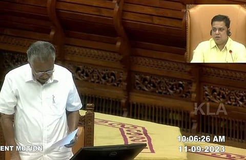 നിയമസഭയില്‍ പ്രതിപക്ഷത്തിന്റെ അടിയന്തരപ്രമേയ നോട്ടീസില്‍ മുഖ്യമന്ത്രി മറുപടി പറയുന്നു