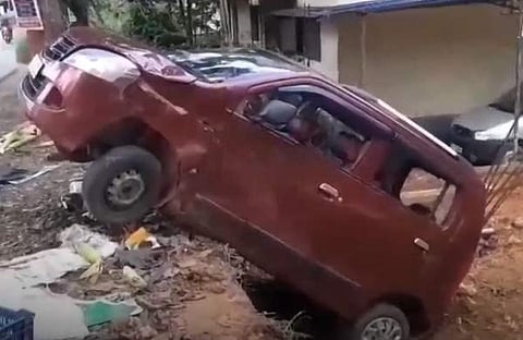 കാർ വഴിയോര കച്ചവടക്കാരനെ ഇടിച്ച് തെറിപ്പിച്ചു/ ടെലിവിഷൻ സ്ക്രീൻഷോട്ട്