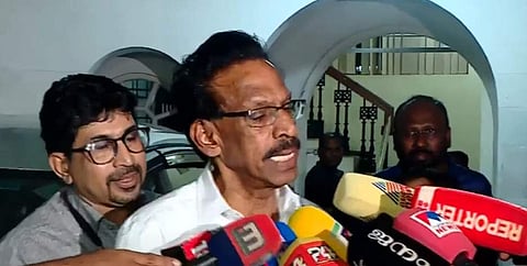 എംകെ കണ്ണന്‍ മാധ്യമങ്ങളെ കാണുന്നു/വീഡിയോ സ്‌ക്രീന്‍ഷോട്ട്