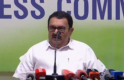 കെ മുരളീധരന്‍ തിരുവനന്തപുരത്ത് വാര്‍ത്താ സമ്മേളനം നടത്തുന്നു