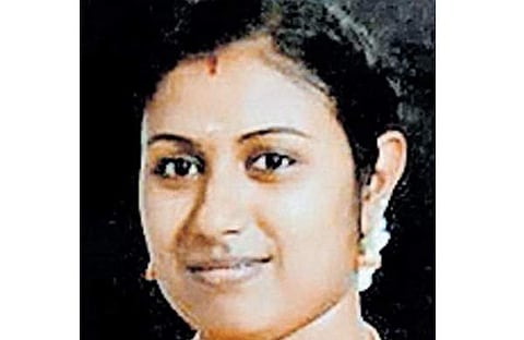 ആതിര
