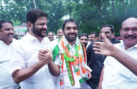 ചാണ്ടി ഉമ്മന്റെ തെരഞ്ഞെടുപ്പ് പ്രചാരണം, ഫെയ്‌സ്ബുക്ക്‌