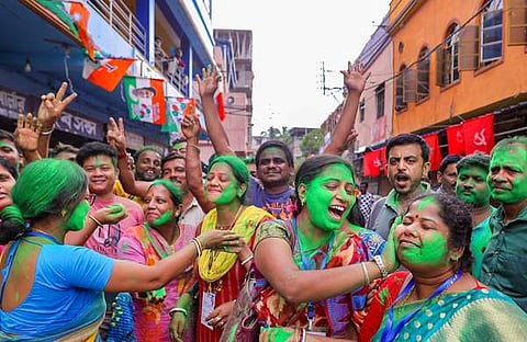 തൃണമൂല്‍ പ്രവര്‍ത്തകരുടെ ആഹ്ലാദപ്രകടനം