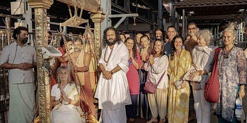 വിദേശ ഭക്തര്‍ ഗുരുവായൂരില്‍